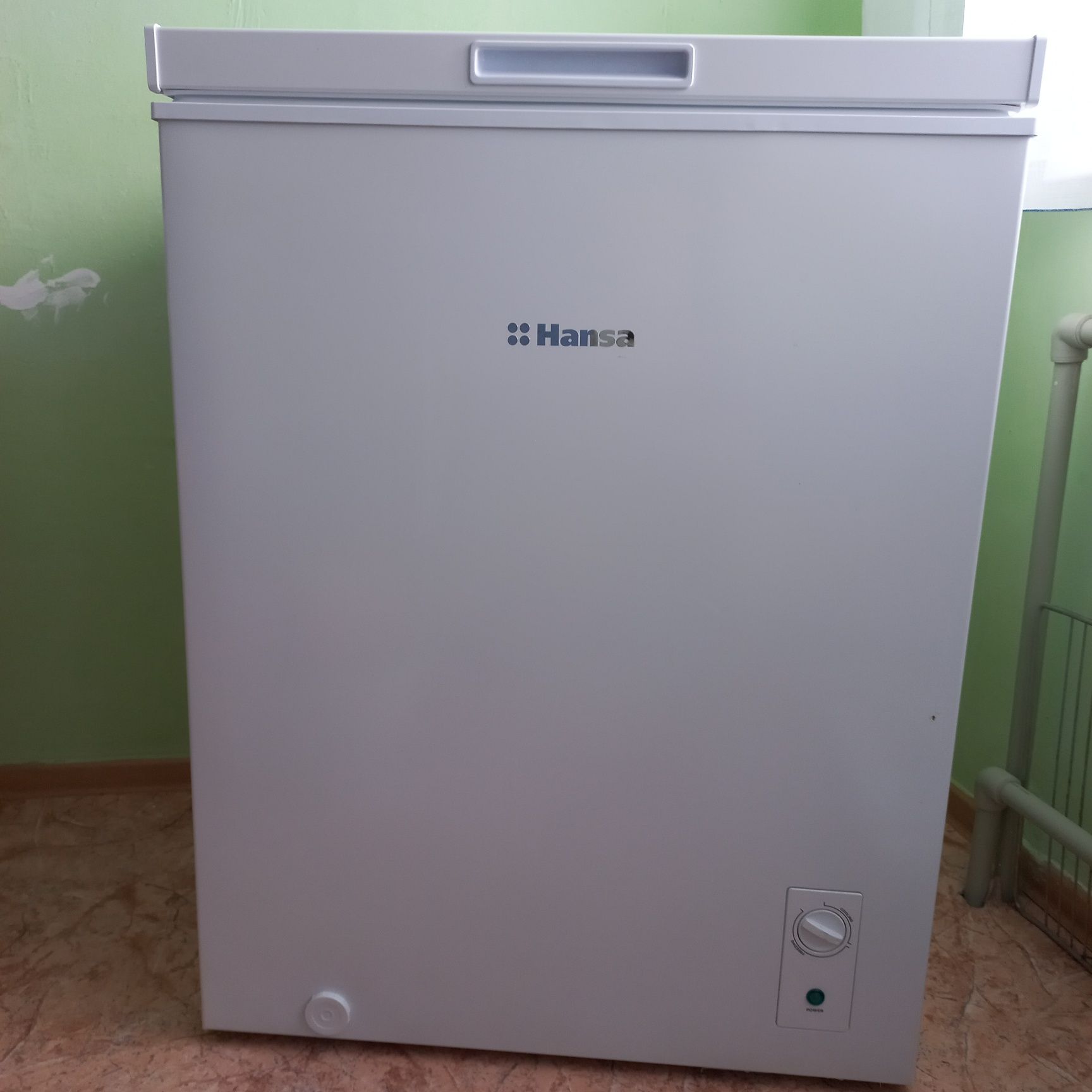 Продам морозильник Hansa