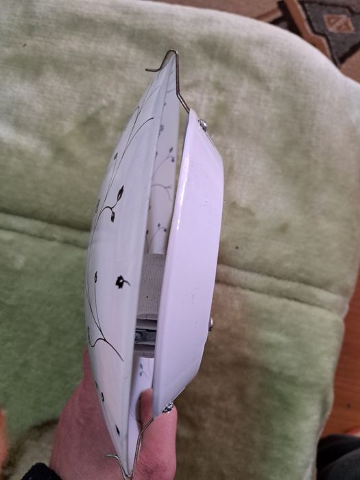 Aplică pentru dormitor și living