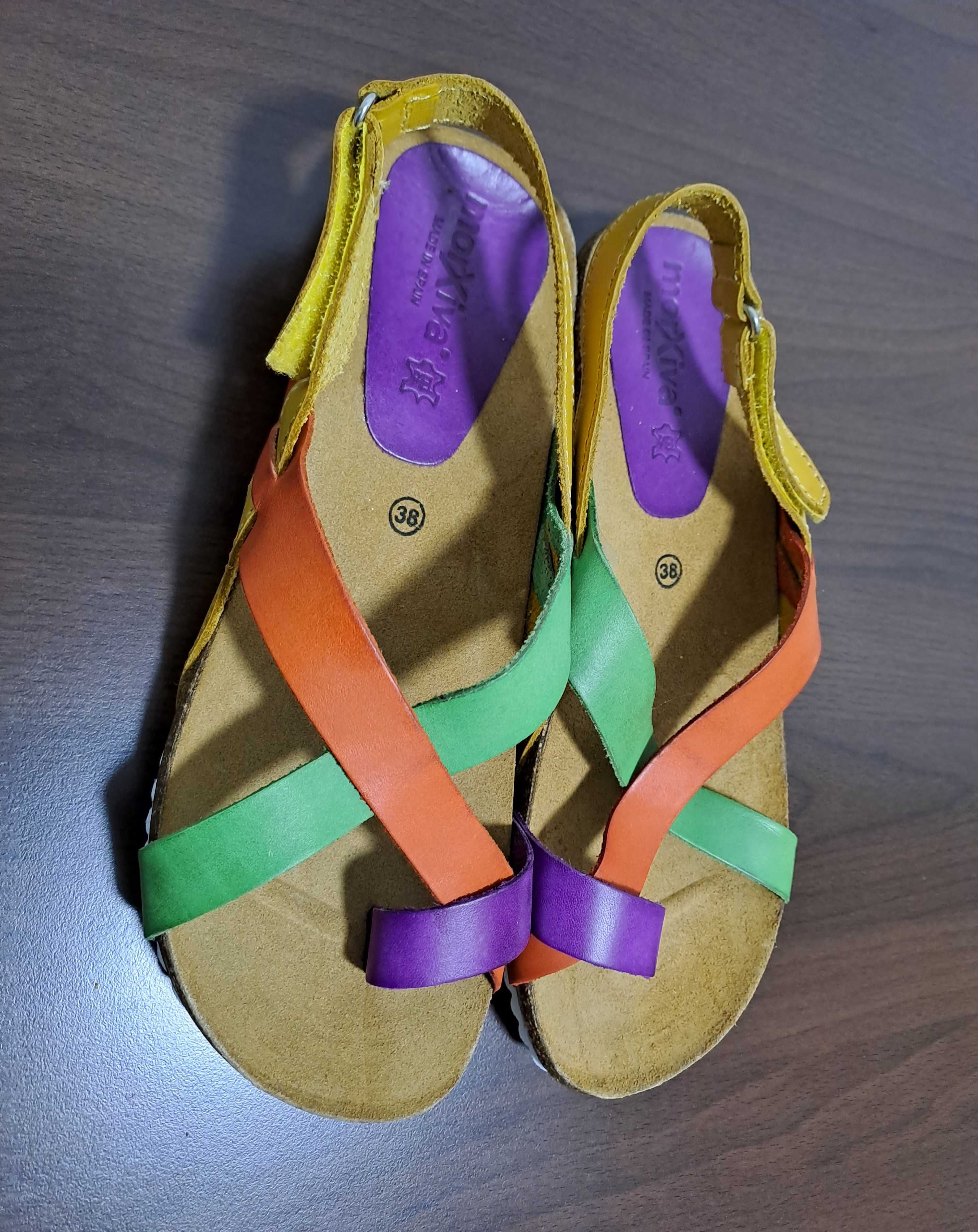 Sandale colorate