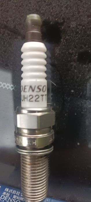 Продам свечи зажигания 4 штукт, новые, не подошли