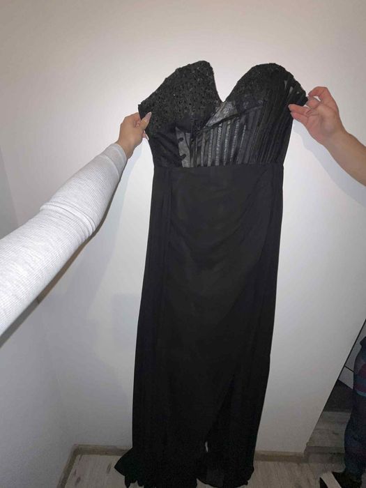 Бална Рокля с гръб тип корсет