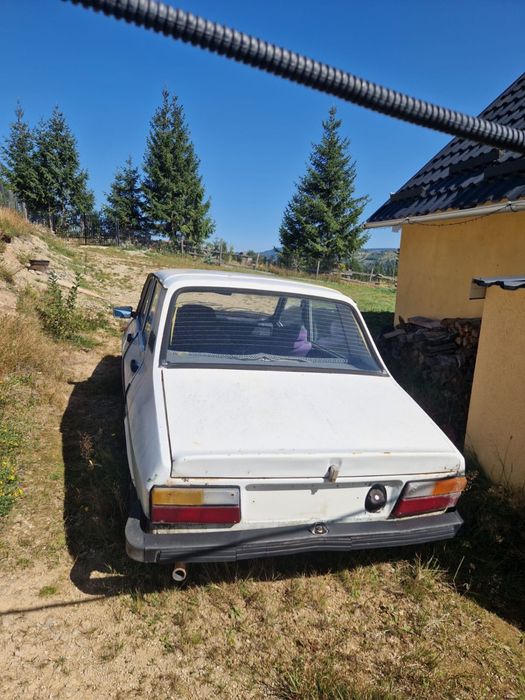 Vand dacia  40k km masina se poate face vehicul istoric
