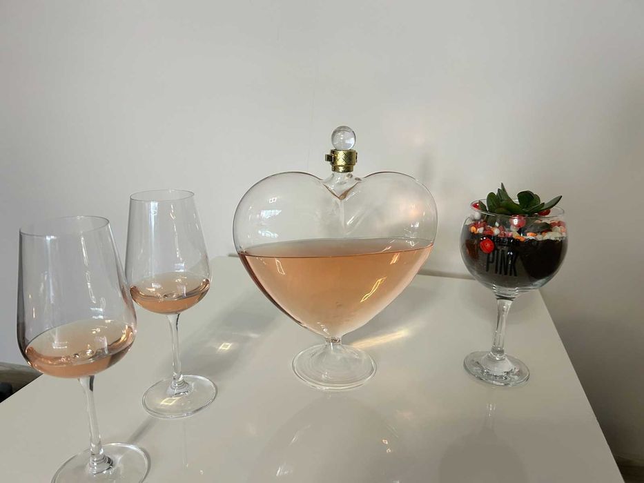 Стъклена бутилка във формата на сърце!