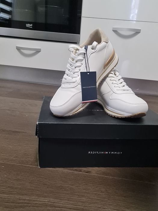Vand adidasi Tommy Hilfiger marimea 36