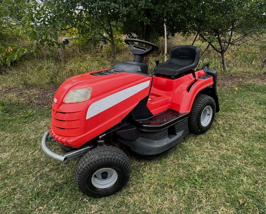 Tractoras de tuns iarba și gazon