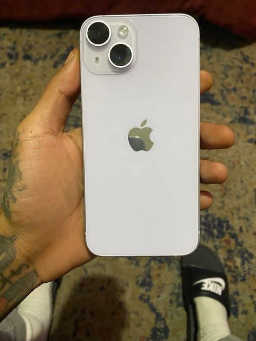 Продам айфон 13 на 128 гб в хорошем состояние