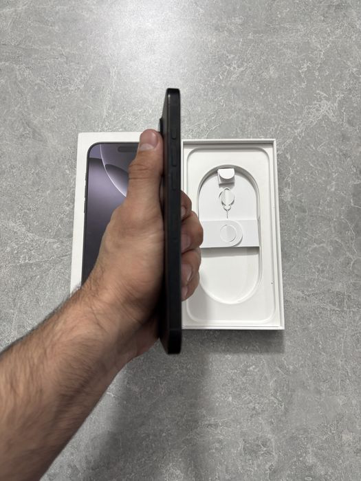 iPhone 16 Pro Max 256GB Black Titanium