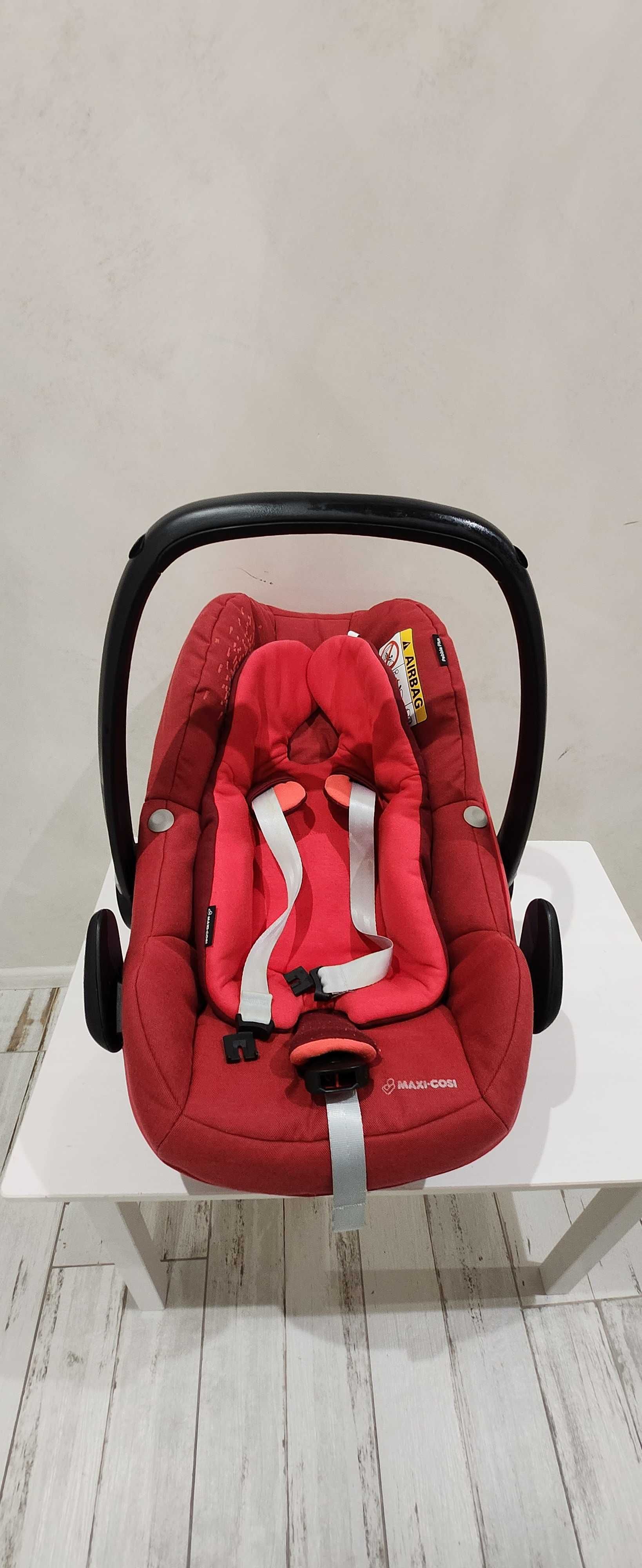 Детско столче за кола Maxi Cosi Pebble Plus (0-13kg) / Бебешки кош