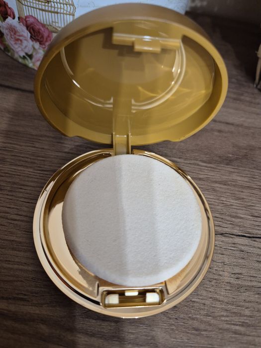 Пудра SENSAI Silky Bronze Natural Veil Compact