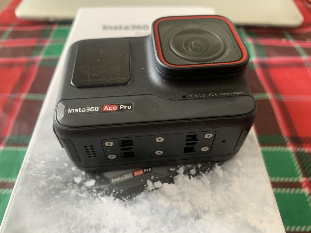 Cameră de acțiune Insta360 Ace Pro Impecabila - Ca Noua