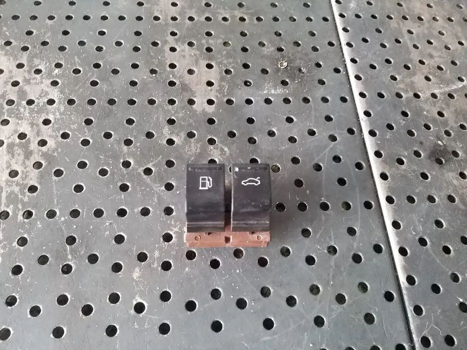 Butoane deschidere rezervor portbagaj vw passat b6 3c 3c0959903