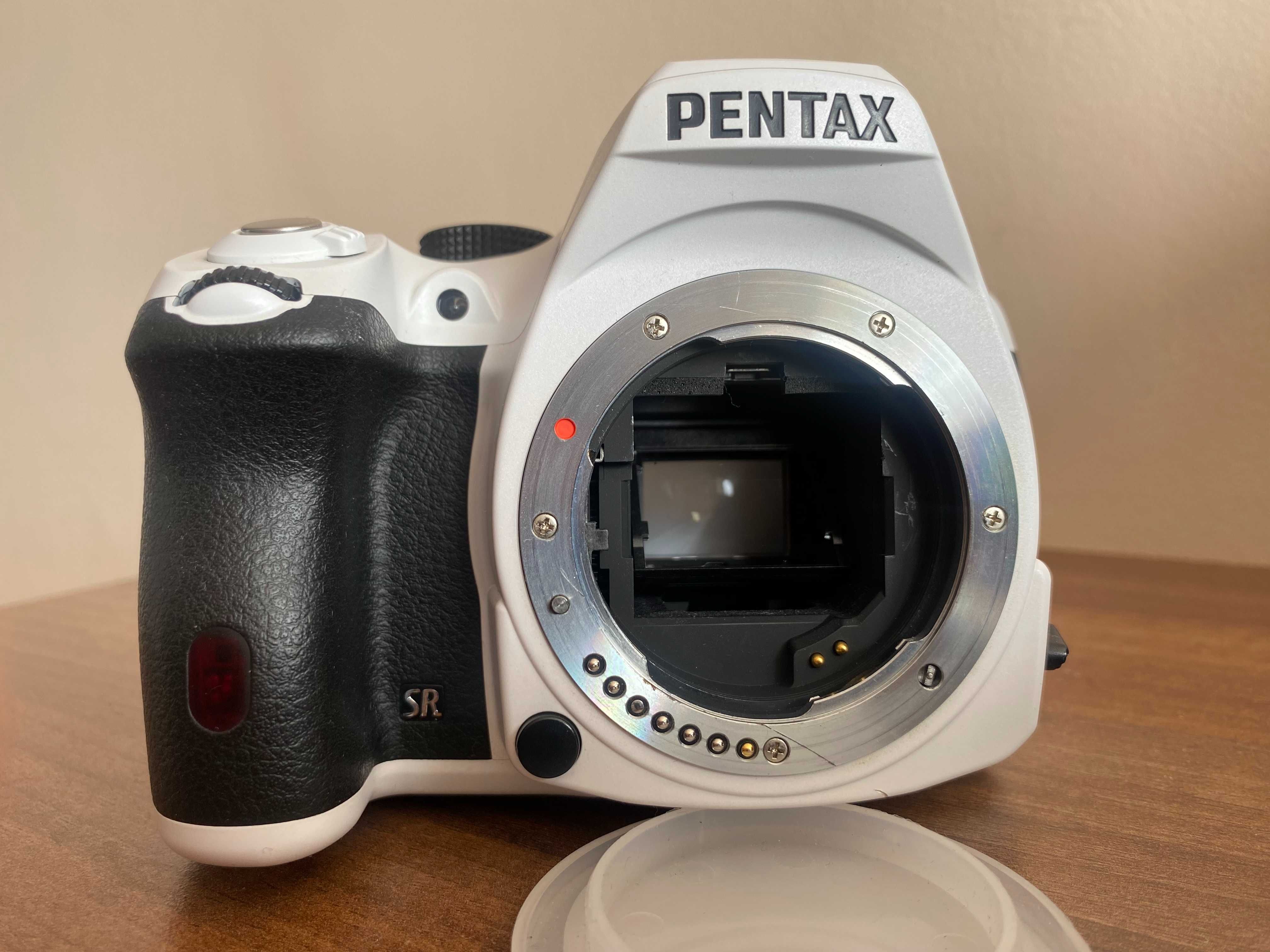 DSLR Pentax K-50 body