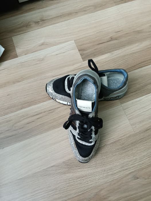 Vând adidași Premiata