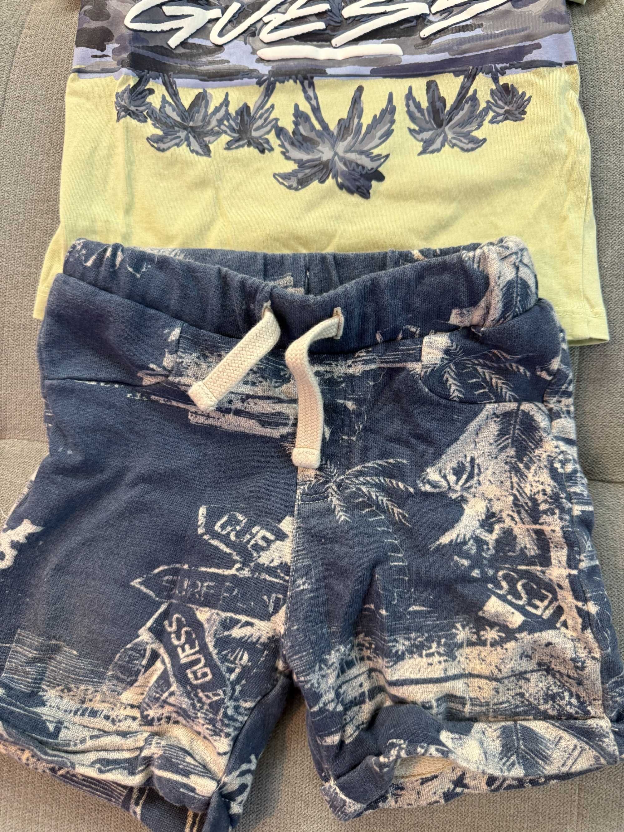 Set Pantaloni scurți + Tricou Guess floral, băiat, M86, 18 Luni