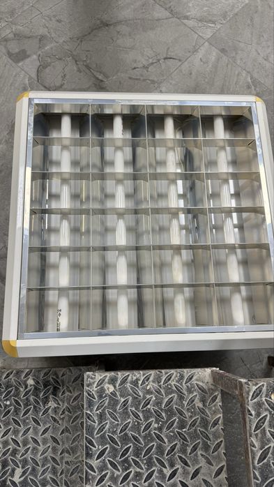 Лампи за таван с пури