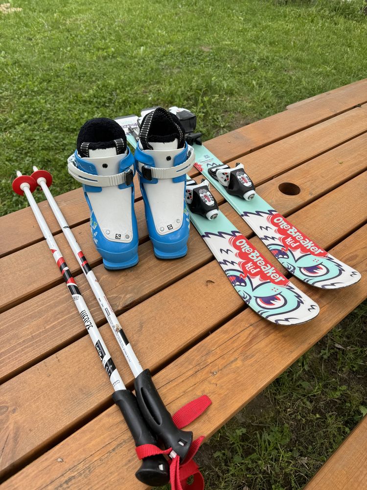 Set ski copii : schiuri echipate - clapari - bete