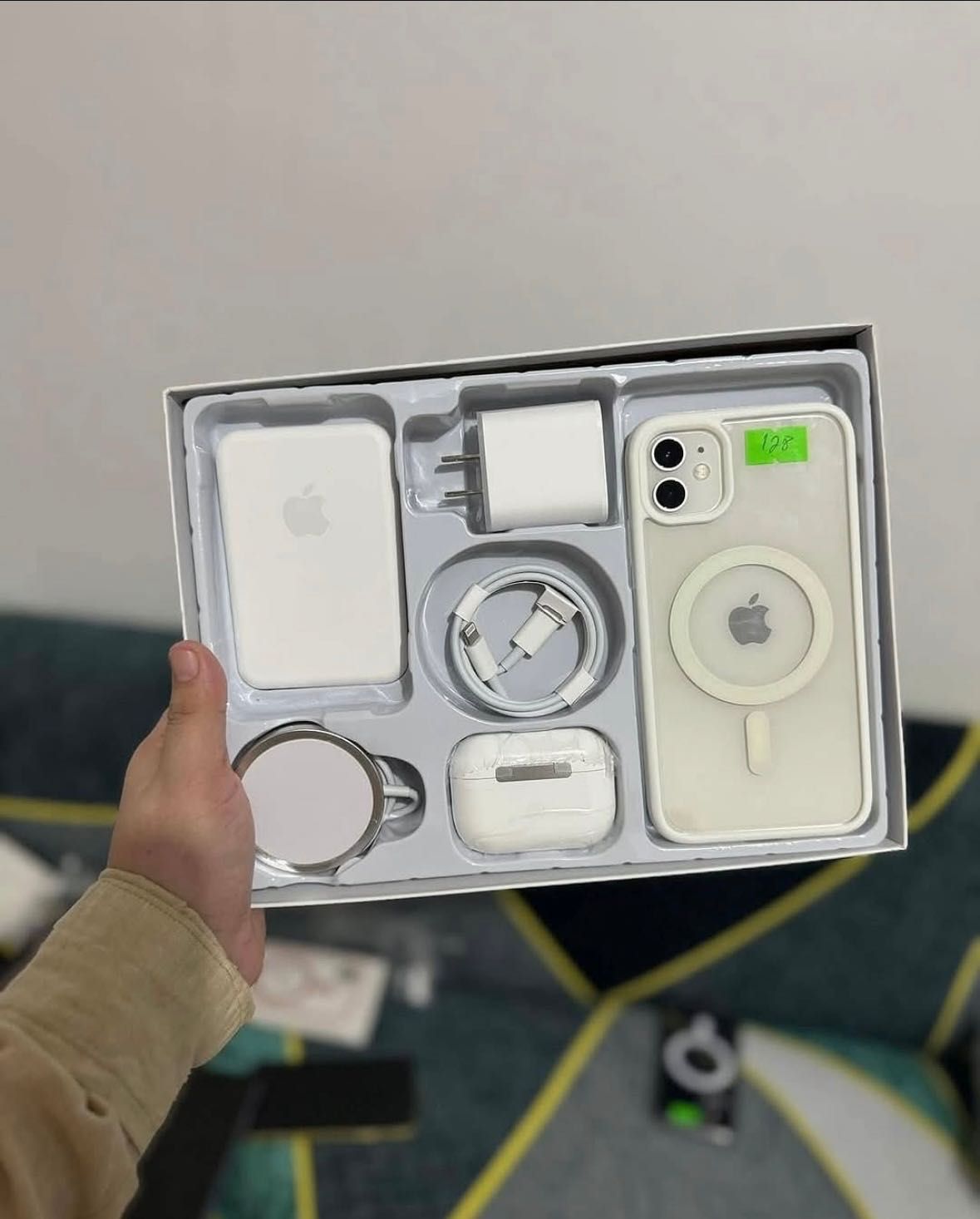 Iphone 11 modellari 1 yil garantiya