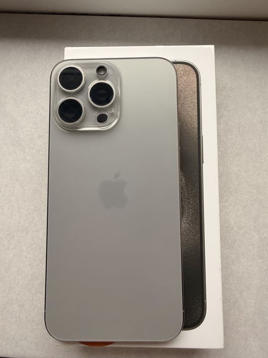 iPhone 15 Pro Max 256 GB Natural Titanium