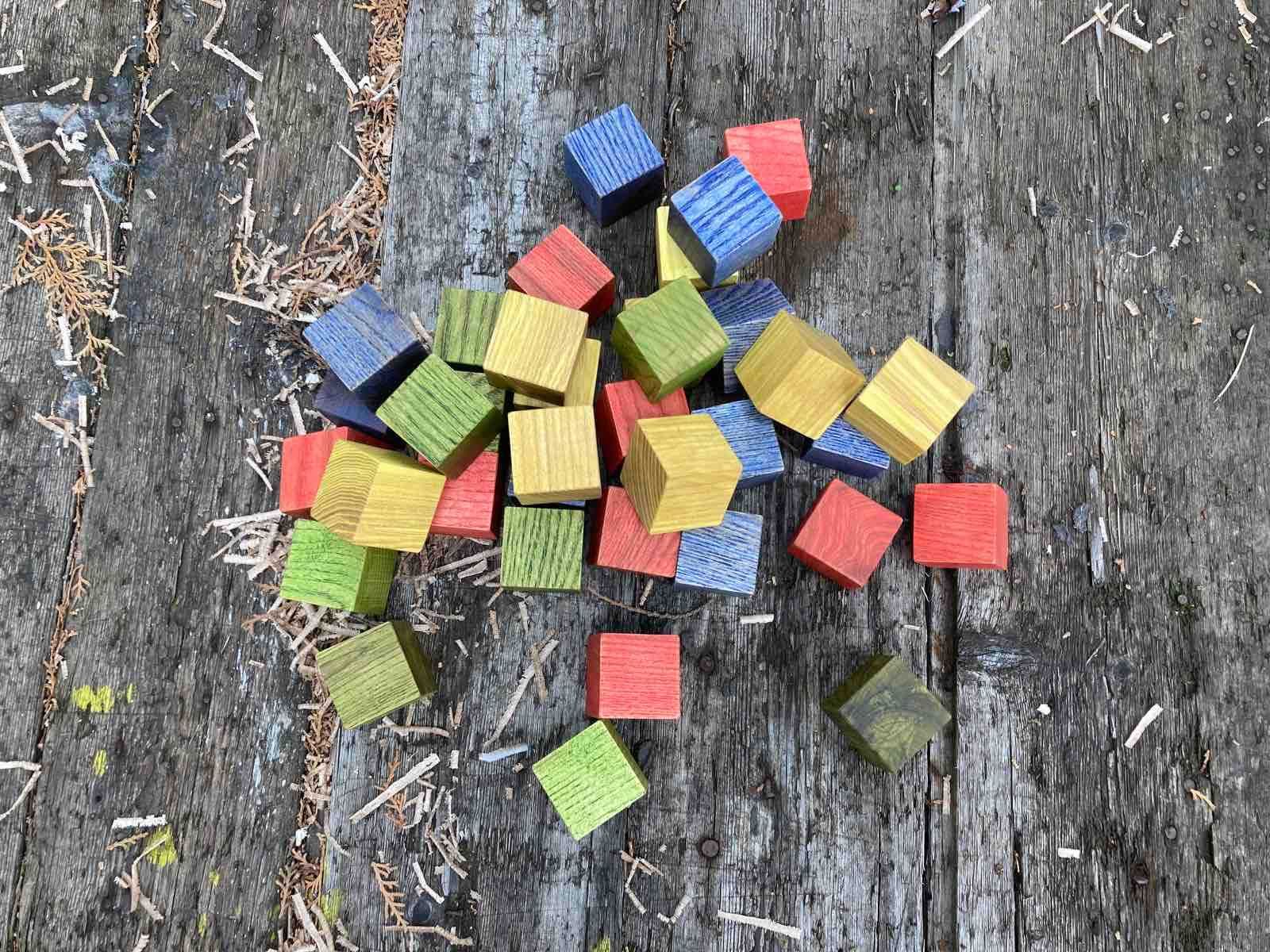 Детски играчки, цветни, дървени кубчета