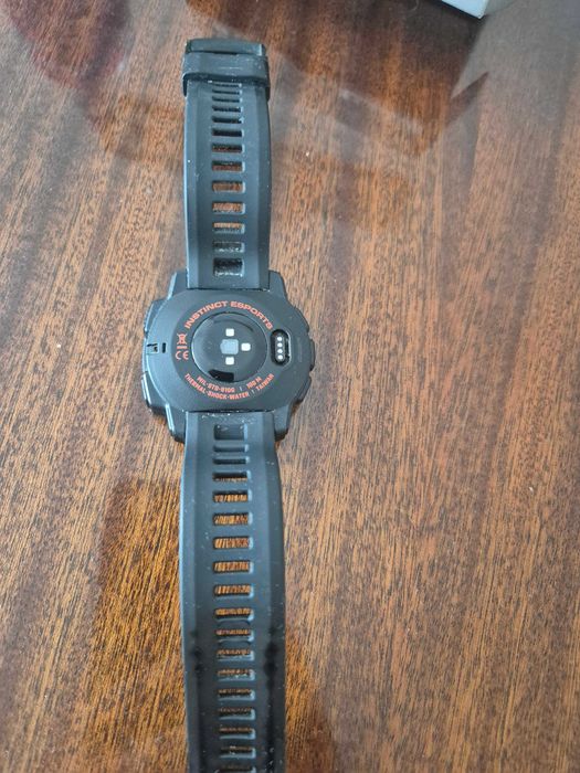 Смартчасовник Garmin Instict 2