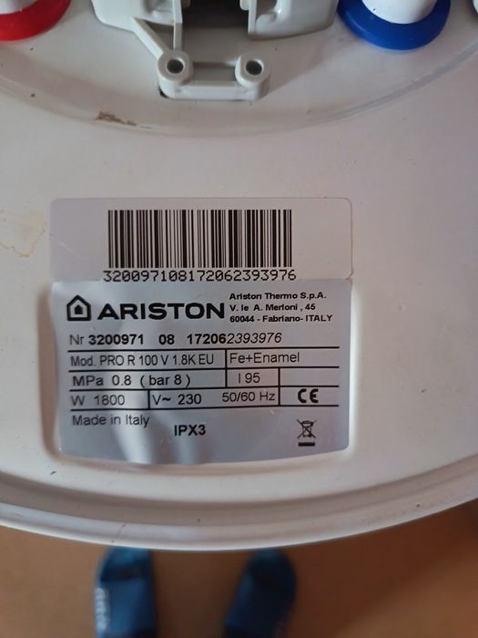 Vând boiler 80l folosit.