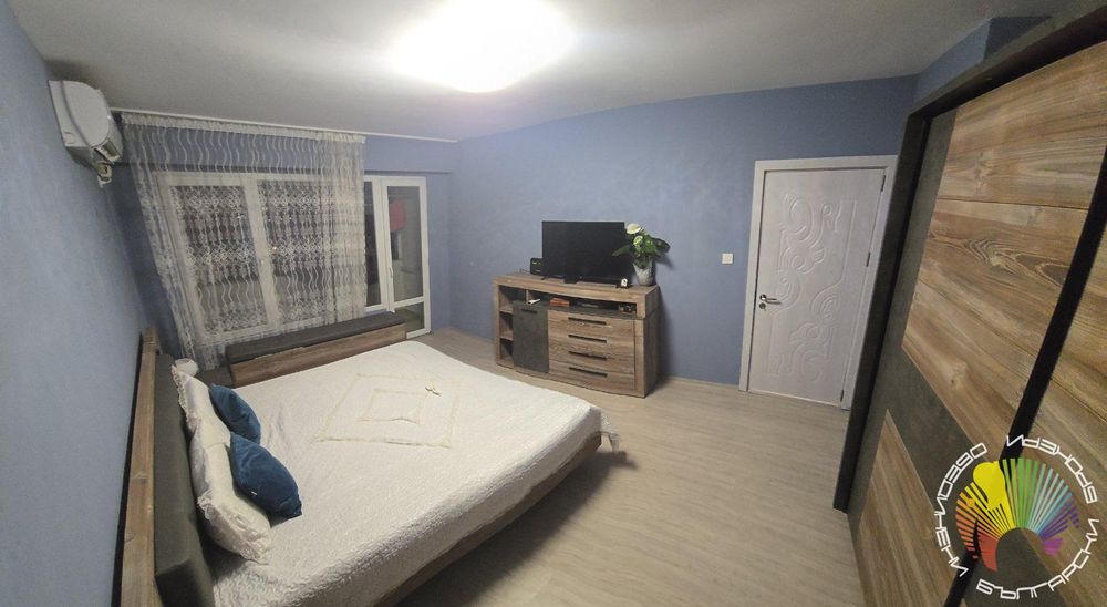 Дава се под наем Тристаен апартамент в Бургас, Славейков - 65 кв.м за 612 € - Снимка #2