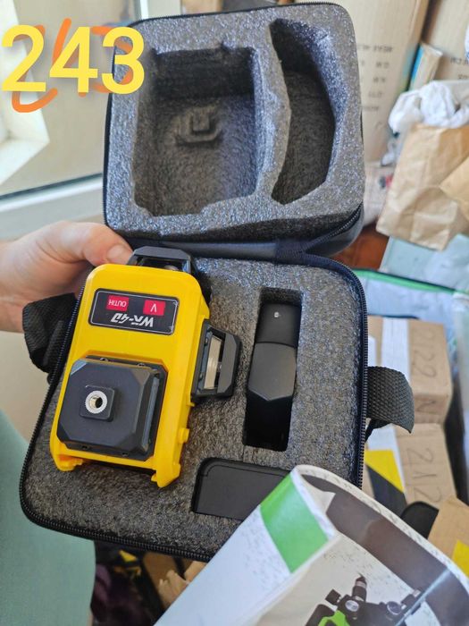 Nivela laser 3D+acumulator cu trepied