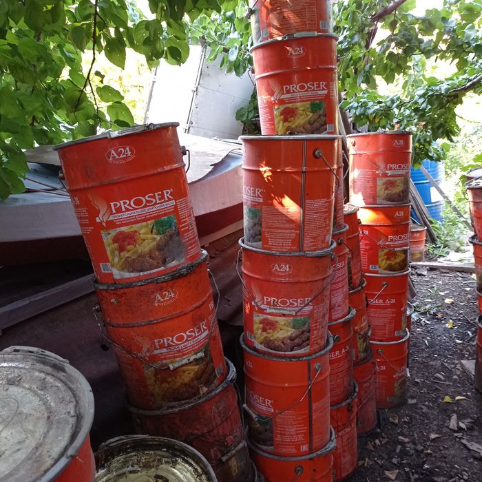 Продам металлические ведра.