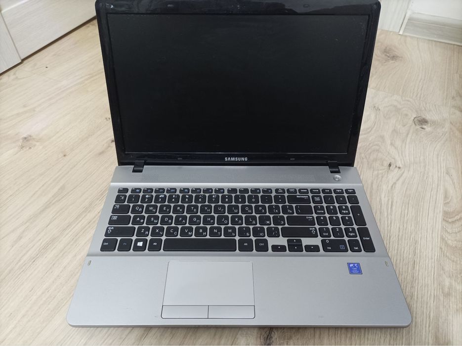 Ноутбук для офиса Samsung в идеальном состоянии