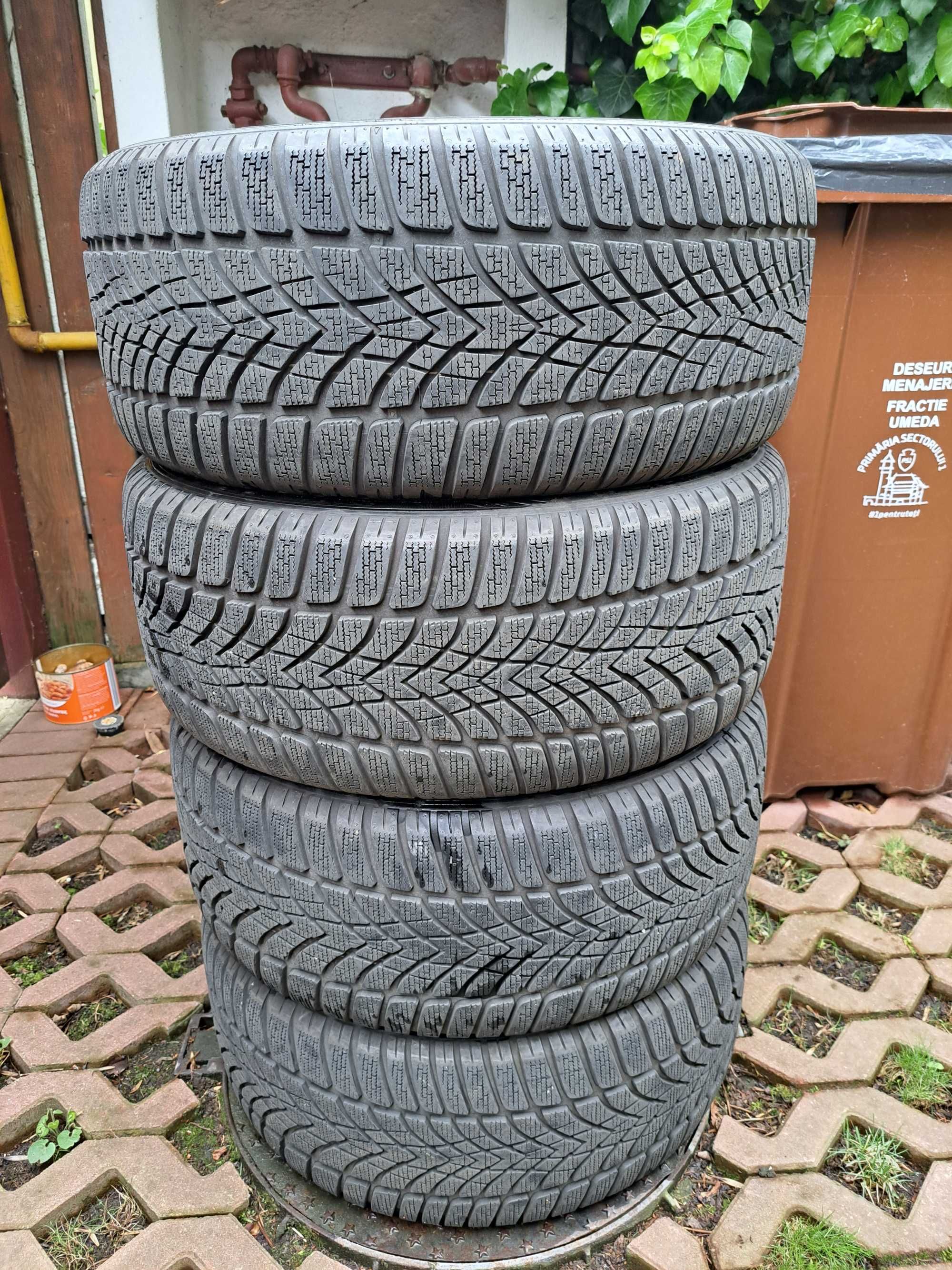 Anvelope Dunlop de iarna, 245/45 R17