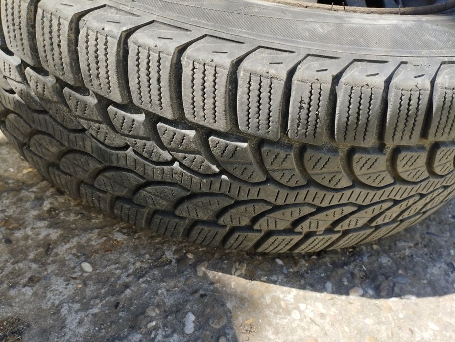Vand 4 jante 15 Zoll,cauciucuri de iarna Renault Dacia Peugeot Citroen