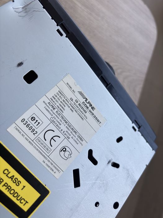 2-DIN CD плейър Alpine CDE-W235BT