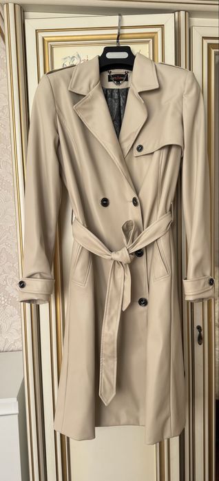 Продаю женский плащ тренч из эко кожи