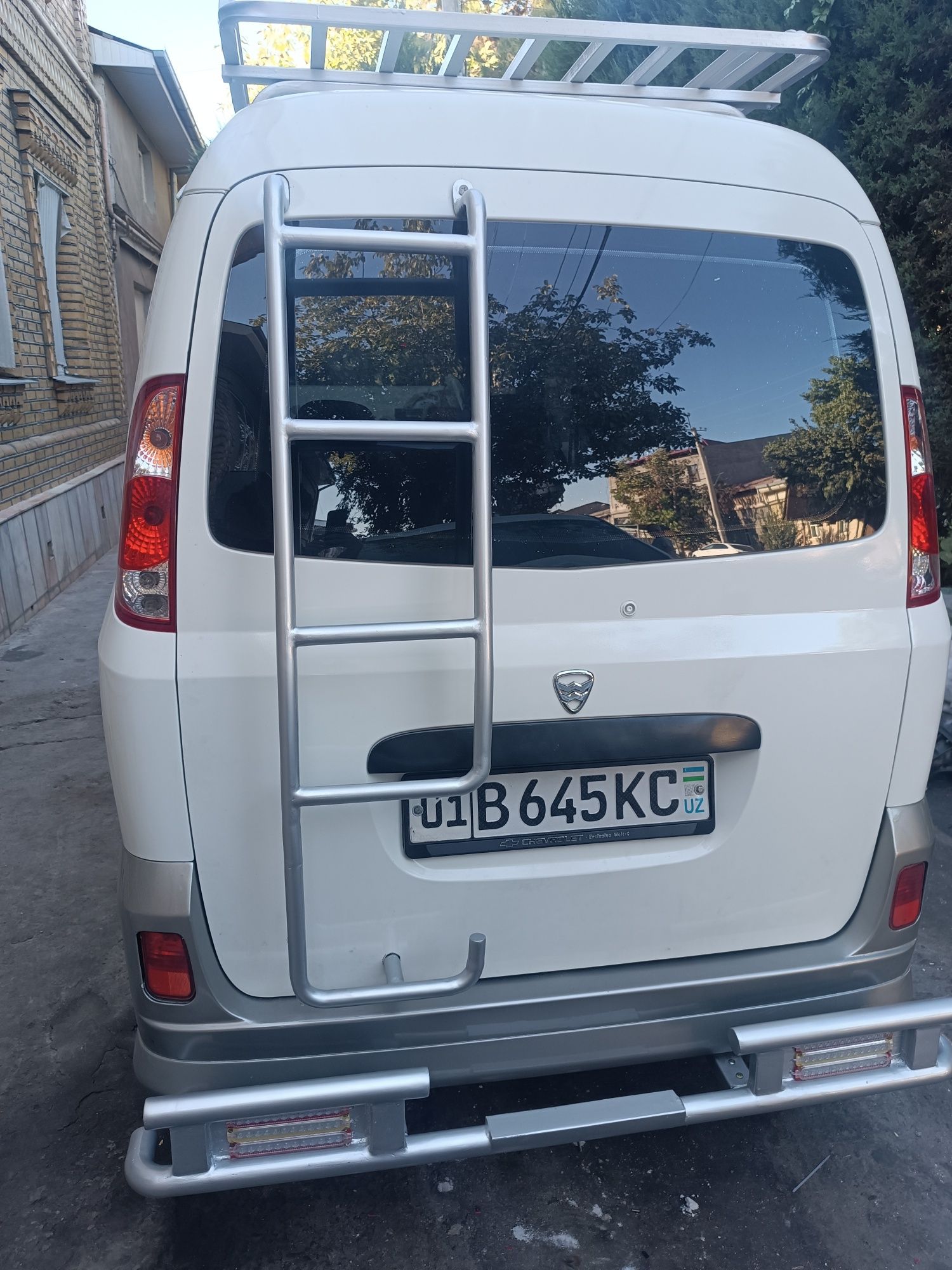 Xitoy Damas sotiladi