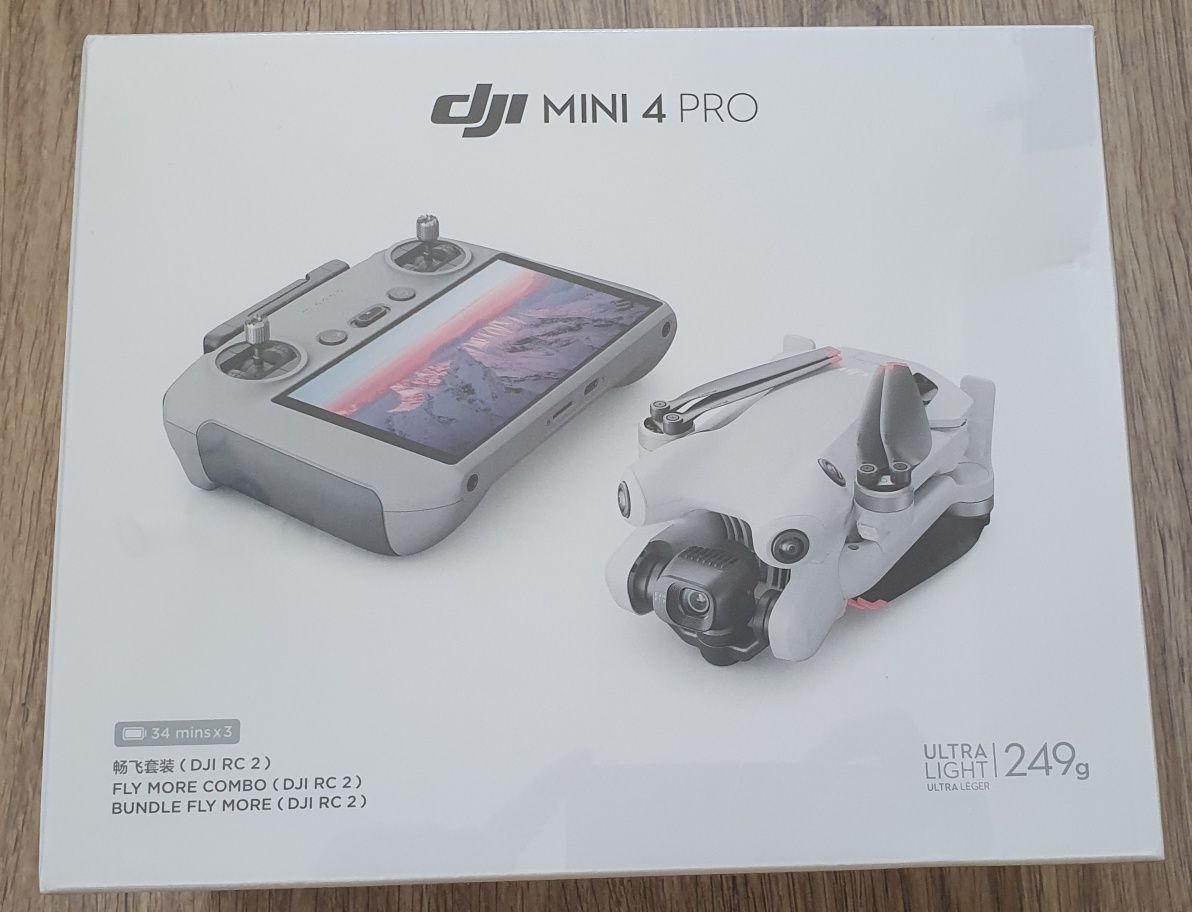Дрон DJI Mini 4 Pro Fly More Combo (DJI RC 2)