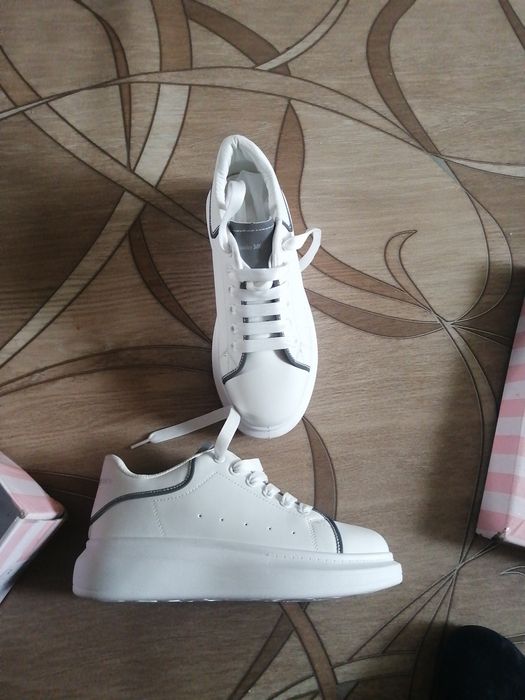 Продам новую обувь