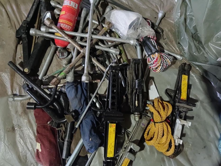 Vind cric , cheie auto