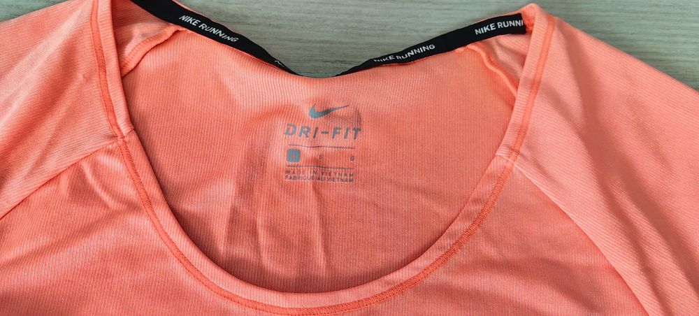 Дамска оригинална тениска Nike Dri Fit размер L