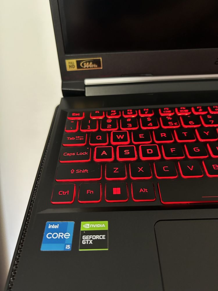 Vând 2 Laptop-uri Gaming ( Acer - Lenovo )