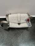 Дамска чанта Guess