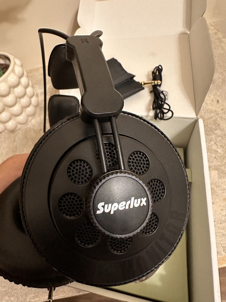 Студийни слушалки - Superlux HD 668B