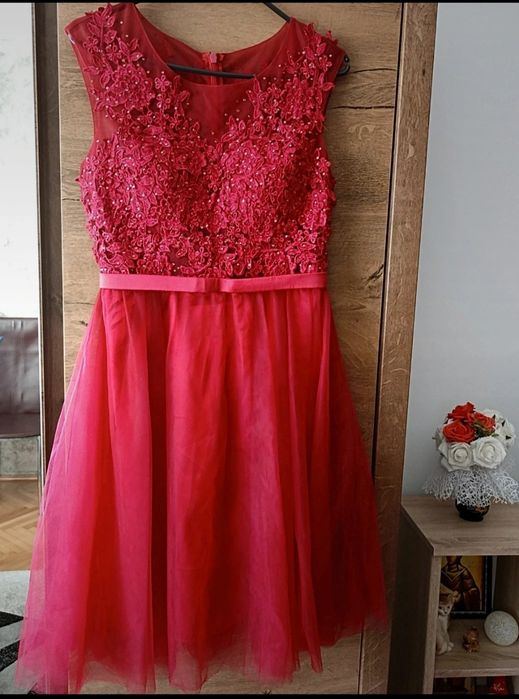 Rochie roșie scurtă