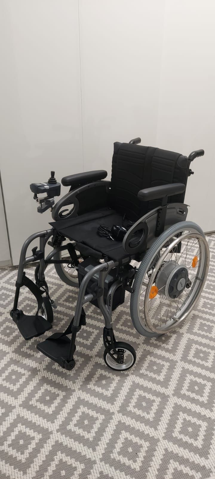 Alber E-Fix 25 акломаторна инвалидна количка