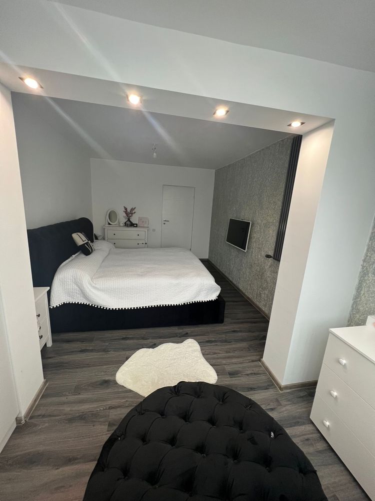 Vând apartament lux 3 camere zona Nufarul