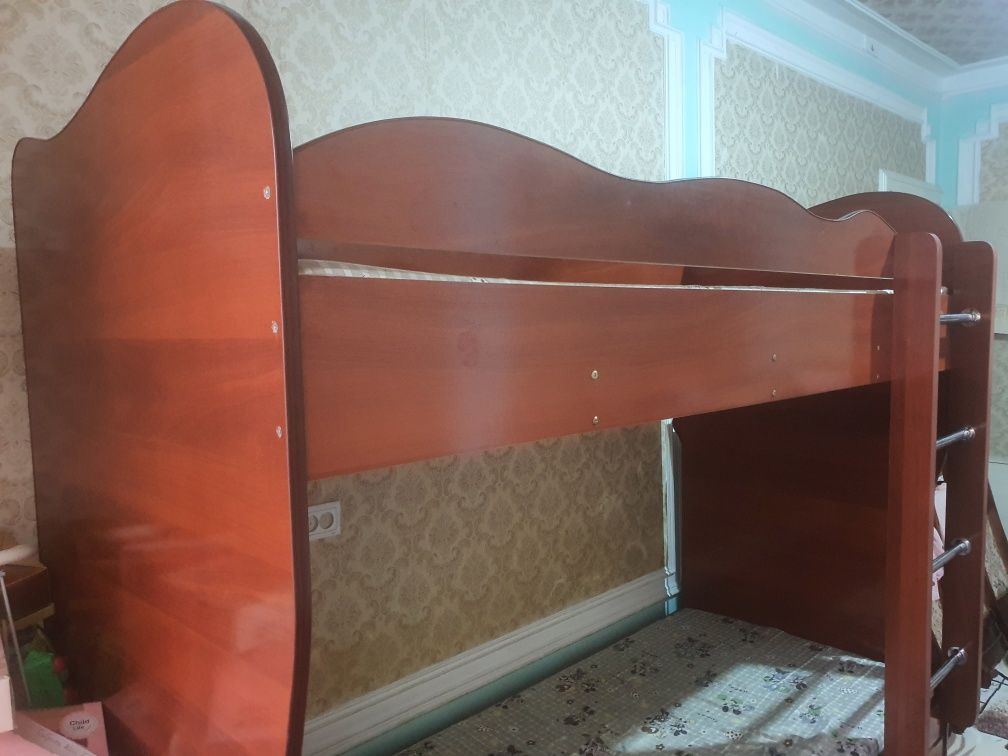 Продаётся двухярусный кровать