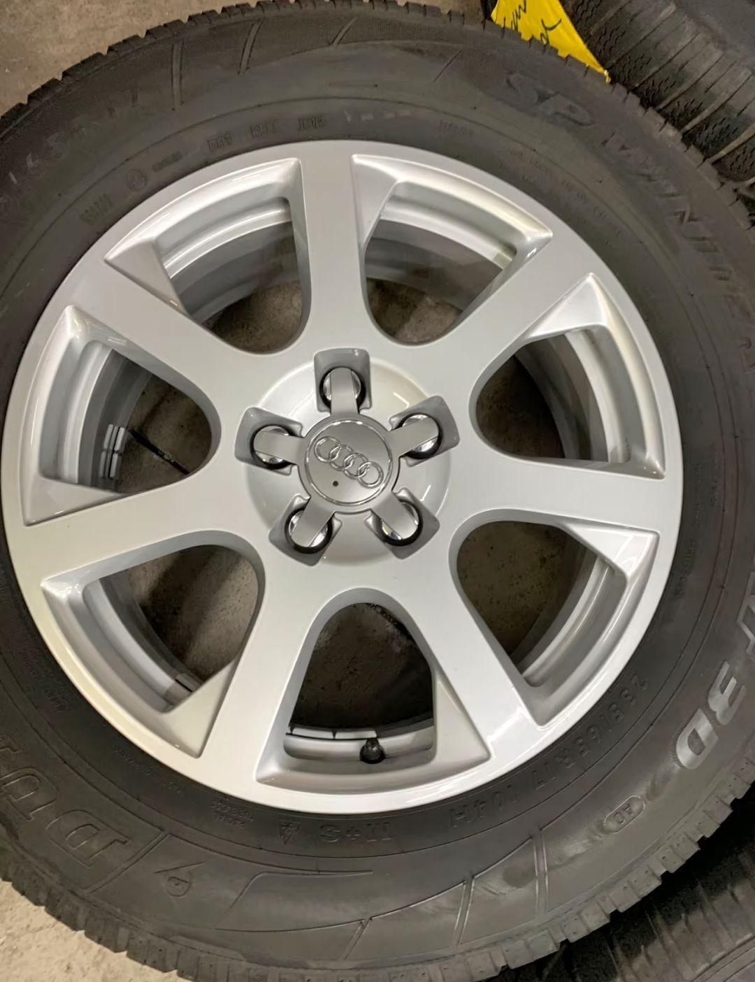 Оригинални джанти Audi 17" със зимни гуми