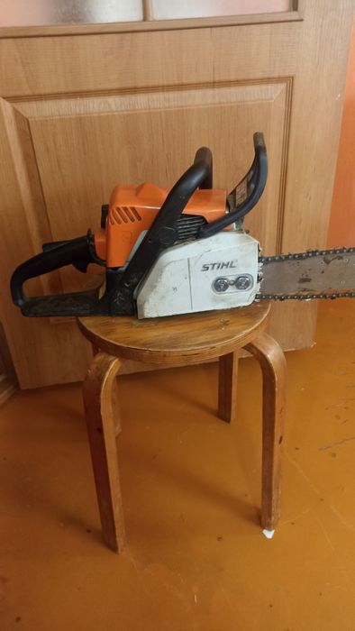 Продам бензопилу штиль МС 180