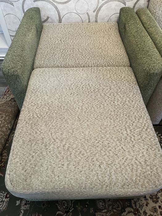 Продам диван с подушками