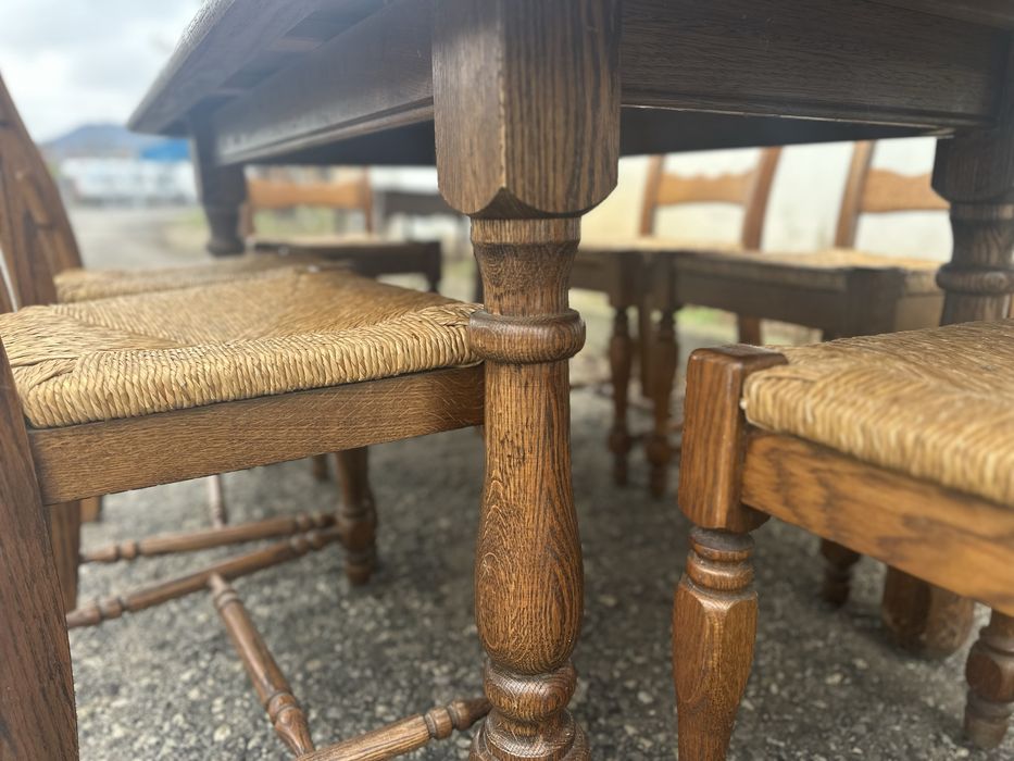 Масивна трапезна маса с 6 стола