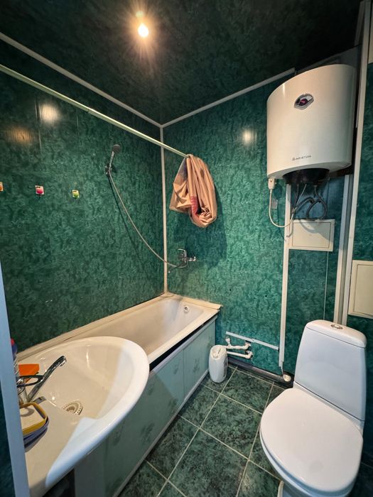 Продается 1 комн.кв , 1988  г, кирпичный дом